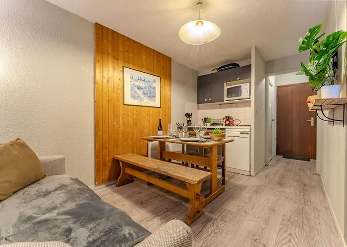 Cosy Family Flat - Heart Of Val Thorens, Balcony With Mountain Views - Le Joker *